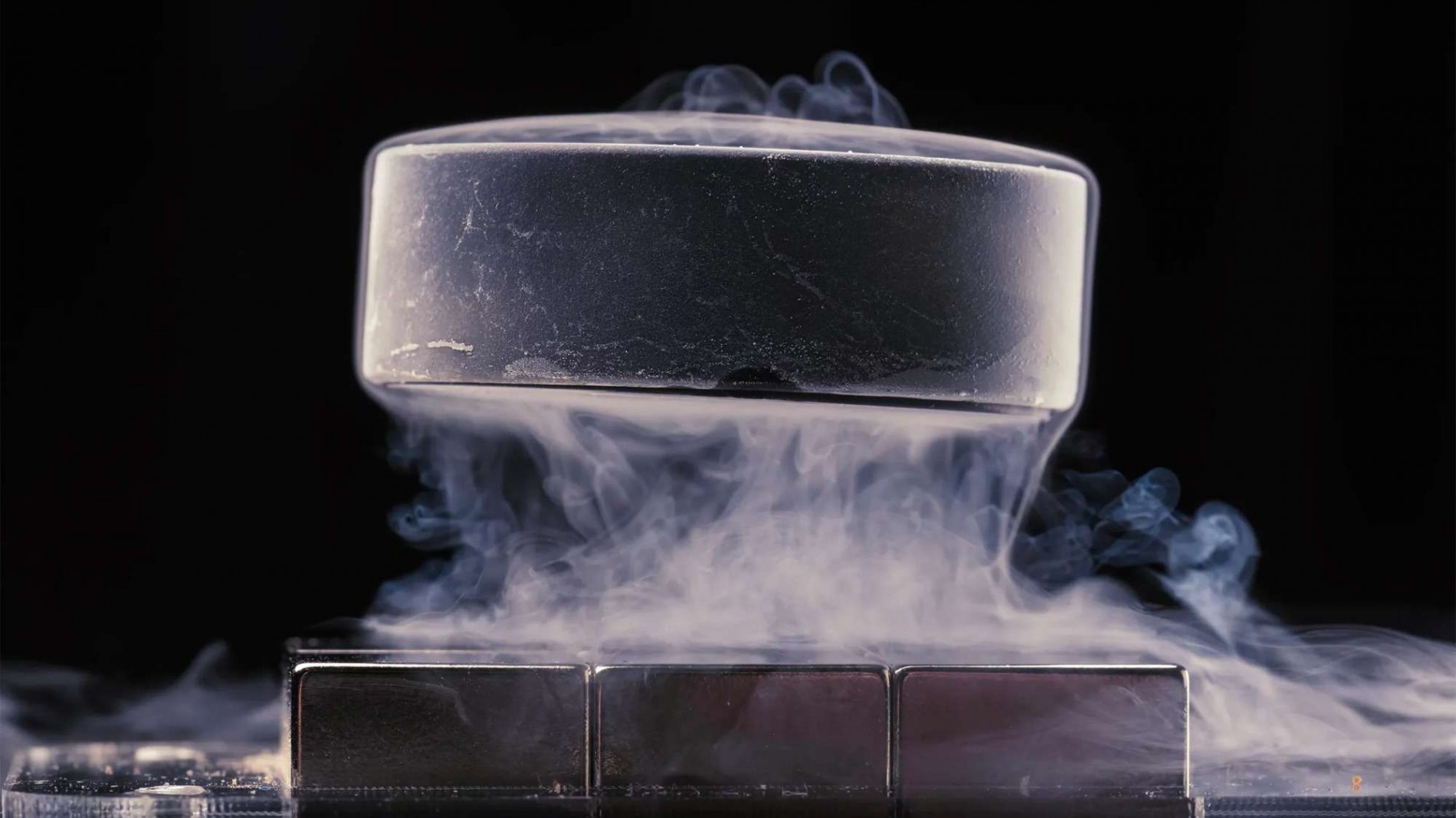 vat-lieu-sieu-dan-la-gi-2